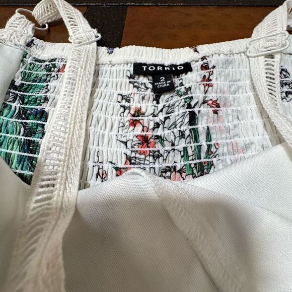 Torrid white floral summer dress 2 - Picture 3 of 5